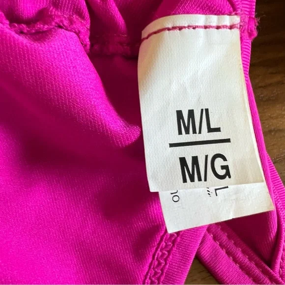 Espiral exotic wear hot pink bikini top - M/L - Picture 3 of 4